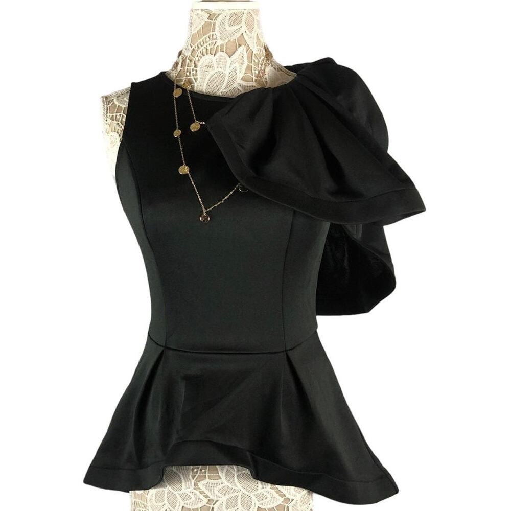 NWT Fashion Nova city heights top large cape shoulder & ruffles size medium